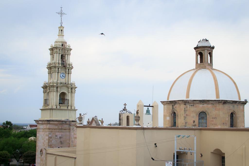 Guidi Hotel Linares Luaran gambar