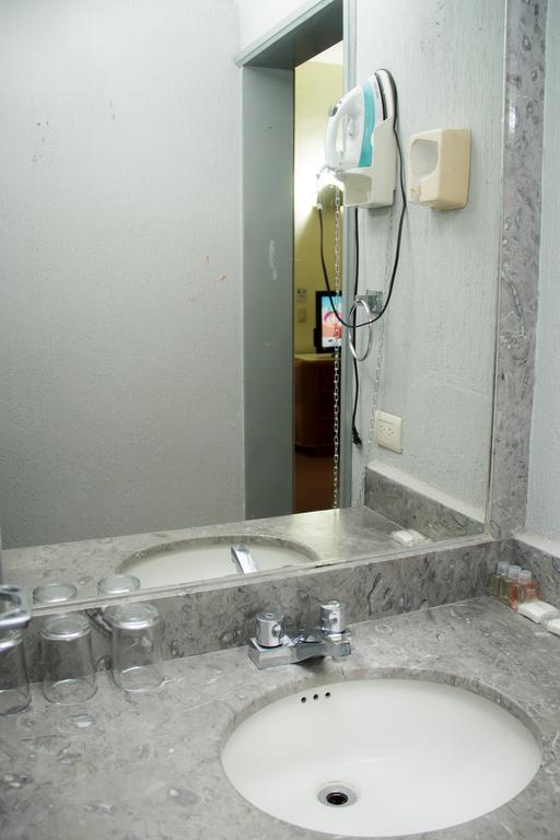 Guidi Hotel Linares Luaran gambar