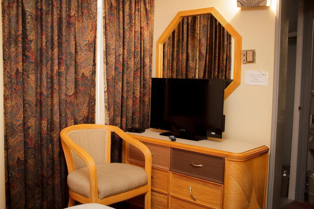 Guidi Hotel Linares Luaran gambar
